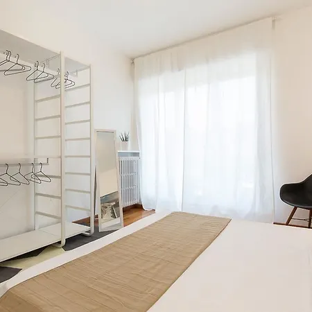 La Promenade By Impero House Guest house