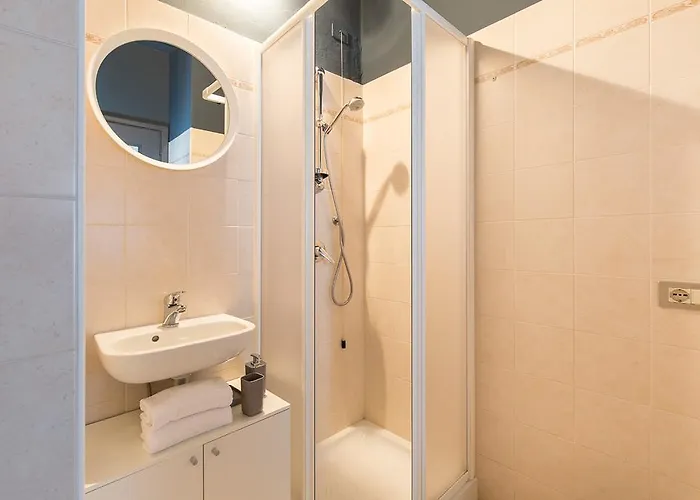 ゲストハウス La Promenade By Impero House ストレーザ